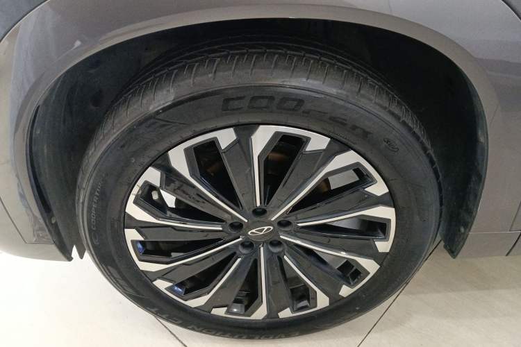 Used Chery Tiggo 9 2023 2.0T Dual-Clutch Two-Wheel Drive Luxury Edition 5 Seats Left Front Wheel Hub