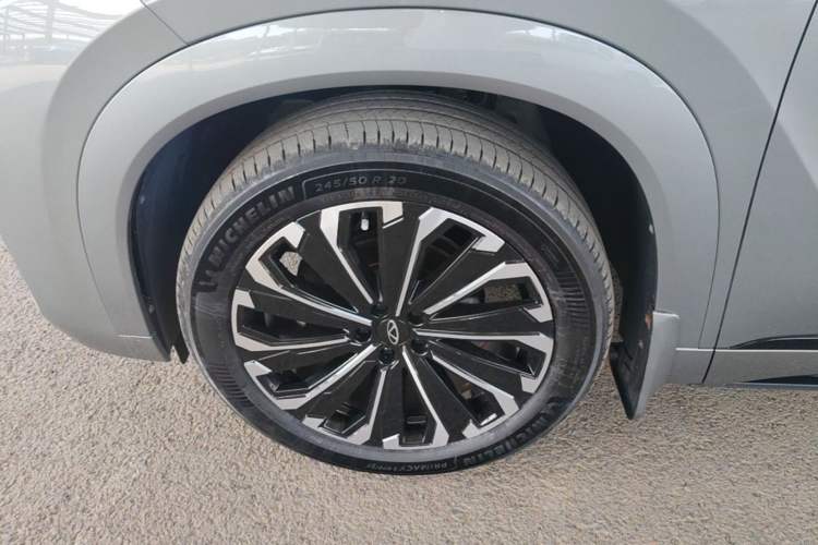 Used Chery Tiggo 9 2023 2.0T Automatic All-Wheel Drive Flagship Version 5 Seats Left Front Wheel Hub
