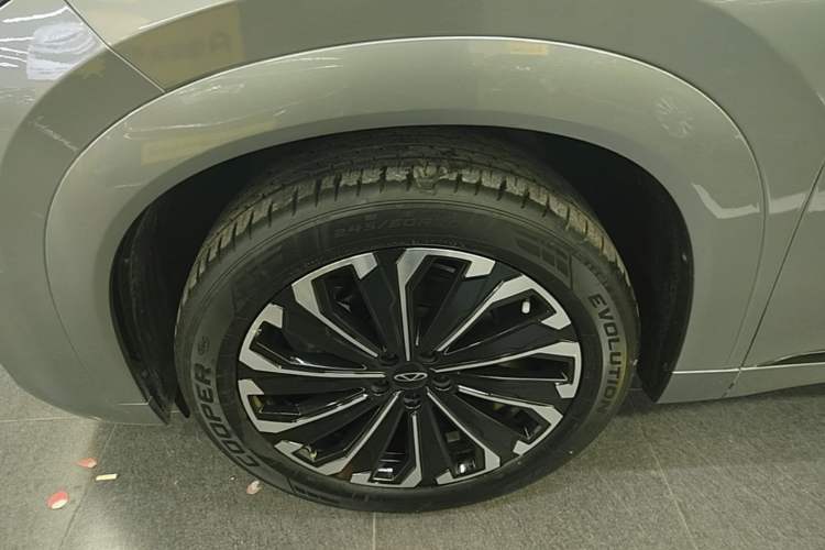 Used Chery Tiggo 9 2023 2.0T Dual-Clutch Two-Wheel Drive Luxury Edition 5 Seats Left Front Wheel Hub