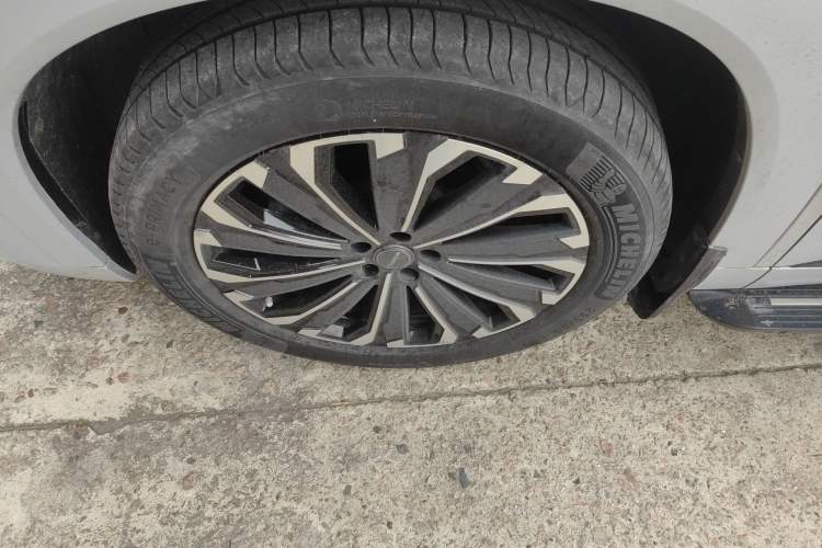 Used Chery Tiggo 9 2023 2.0T Automatic All-Wheel Drive Ultimate Edition 7-Seater Left Front Wheel Hub