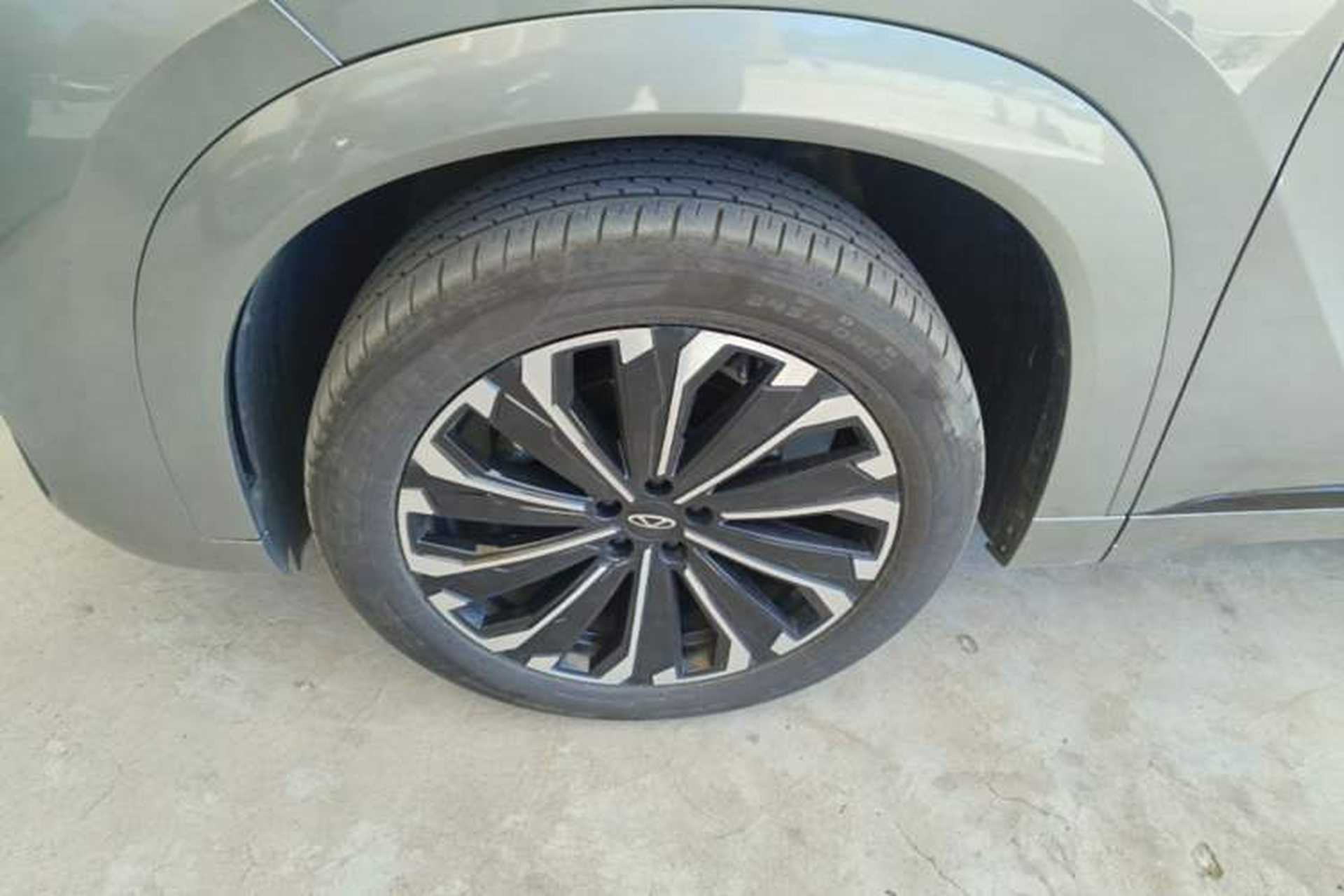 Used Chery Tiggo 9 2023 2.0T Dual-Clutch Two-Wheel Drive Luxury Edition 5 Seats Left Front Wheel Hub