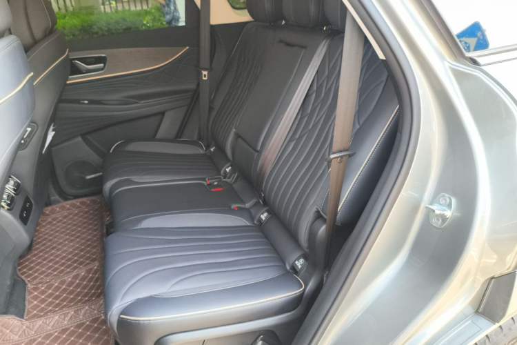 Used Chery Tiggo 9 2023 2.0T Dual-Clutch Two-Wheel Drive Luxury Edition 5 Seats Left Rear Seat