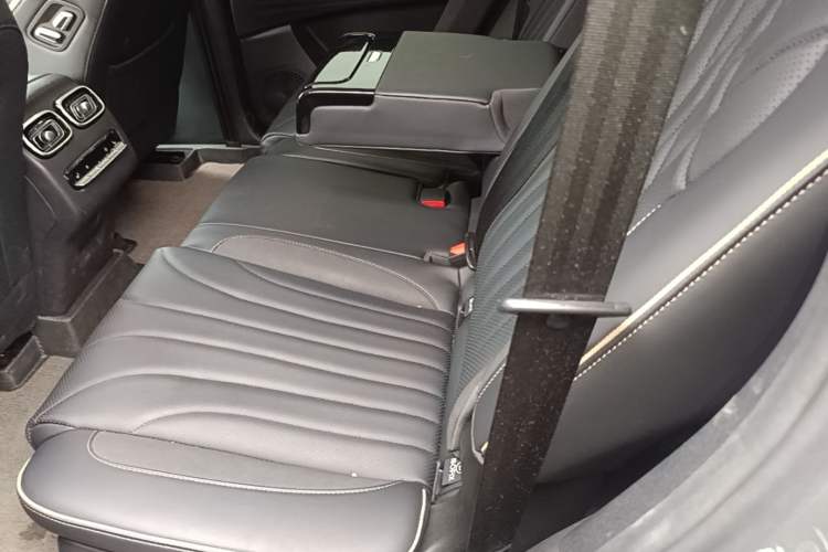 Used Chery Tiggo 9 2023 2.0T Dual-Clutch Two-Wheel Drive Luxury Edition 7 Seats Left Rear Seat