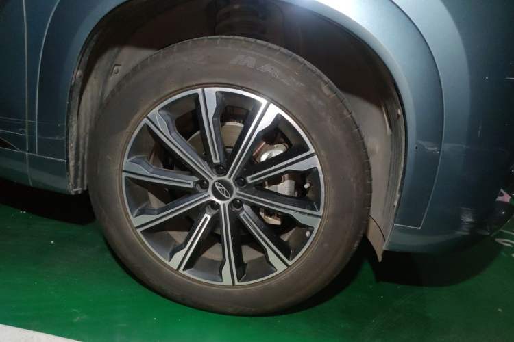 Used Chery Tiggo 9 2023 2.0T Dual-Clutch Two-Wheel Drive Leading Edition 5 Seats Right Front Wheel Hub