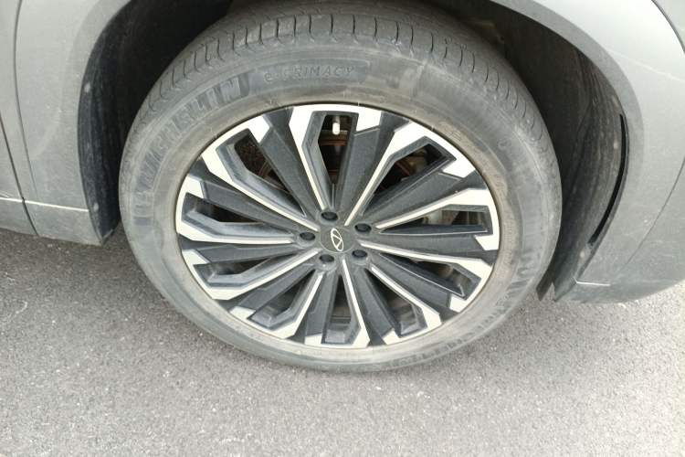 Used Chery Tiggo 9 2023 2.0T Automatic All-Wheel Drive Flagship Version 7 Seats Right Front Wheel Hub