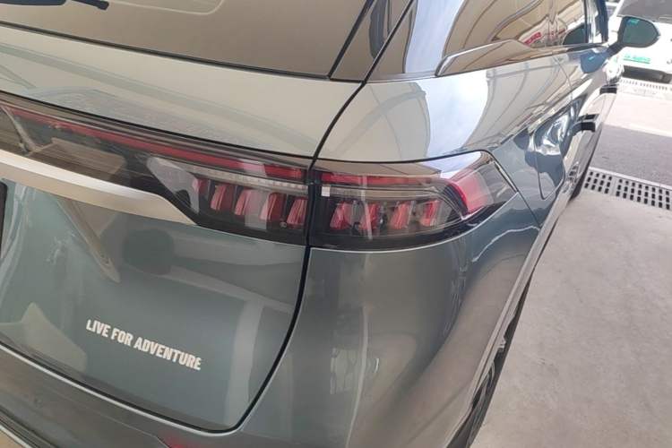 Used Chery Tiggo 9 2023 2.0T Dual-Clutch Two-Wheel Drive Leading Edition 5 Seats Right Rear Taillight