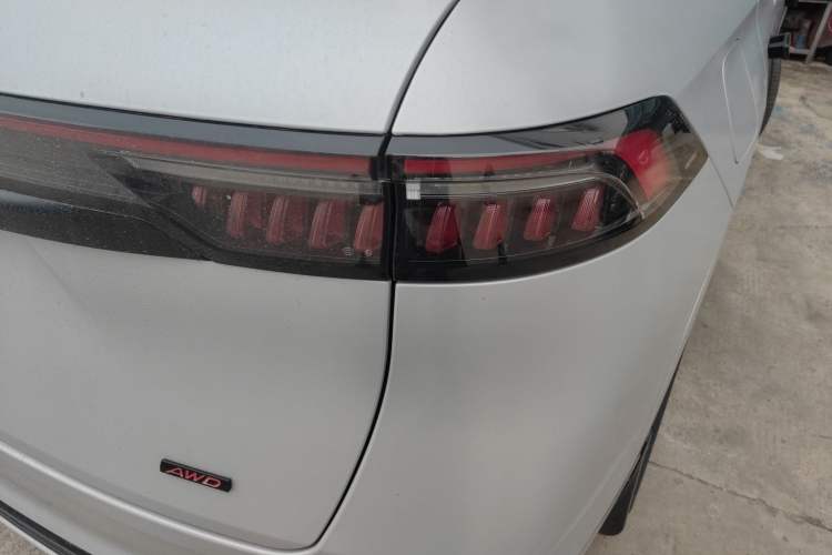 Used Chery Tiggo 9 2023 2.0T Automatic All-Wheel Drive Ultimate Edition 7-Seater Right Rear Taillight
