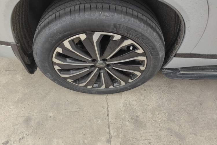 Used Chery Tiggo 9 2023 2.0T Automatic All-Wheel Drive Ultimate Edition 7-Seater Right Rear Wheel Hub