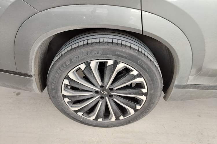 Used Chery Tiggo 9 2023 2.0T Dual-Clutch Two-Wheel Drive Prestige Version 5 Seats Right Rear Wheel Hub