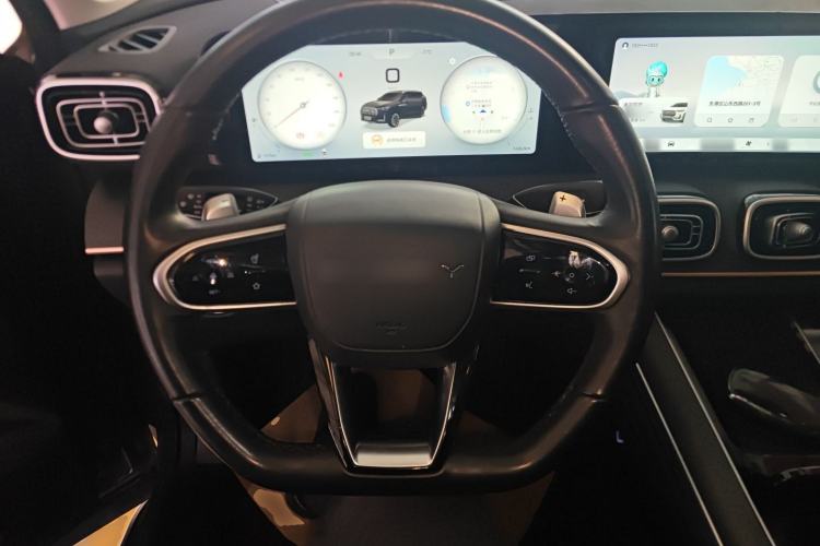 Used Chery Tiggo 9 2023 2.0T Dual-Clutch Two-Wheel Drive Leading Edition 5 Seats Steering Wheel