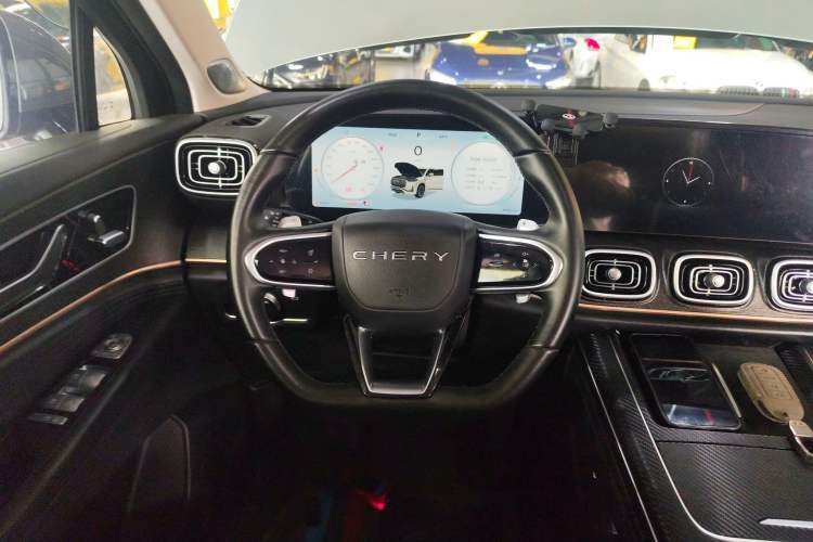 Used Chery Tiggo 9 2023 2.0T Dual-Clutch Two-Wheel Drive Luxury Edition 5 Seats Steering Wheel