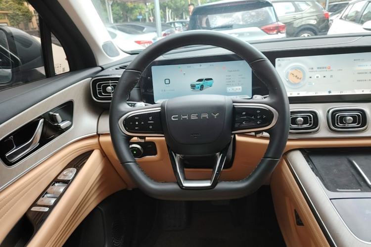 Used Chery Tiggo 9 2023 2.0T Dual-Clutch Two-Wheel Drive Luxury Edition 5 Seats Steering Wheel