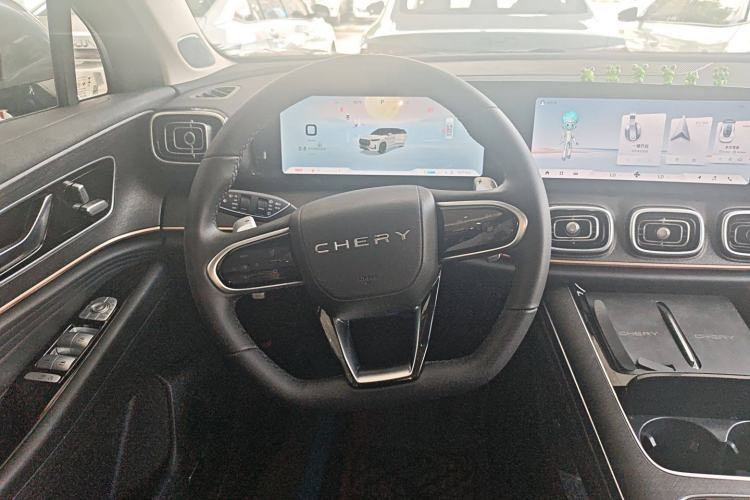 Used Chery Tiggo 9 2023 2.0T Dual-Clutch Two-Wheel Drive Luxury Edition 5 Seats Steering Wheel
