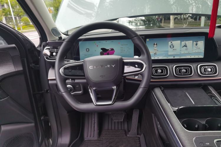Used Chery Tiggo 9 2023 2.0T Dual-Clutch Two-Wheel Drive Luxury Edition 5 Seats Steering Wheel