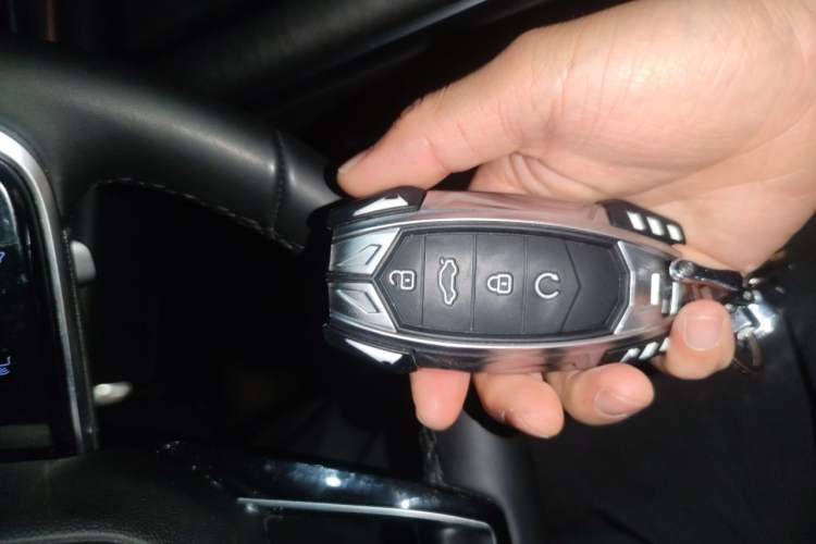 Used Chery Tiggo 9 2023 2.0T Dual-Clutch Two-Wheel Drive Leading Edition 5 Seats Vehicle Key