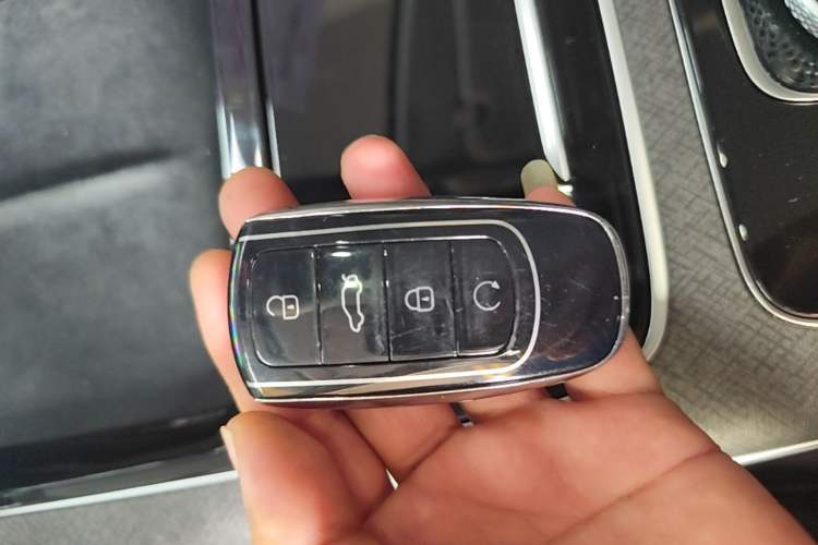 Used Chery Tiggo 9 2023 2.0T Dual-Clutch Two-Wheel Drive Leading Edition 5 Seats Vehicle Key