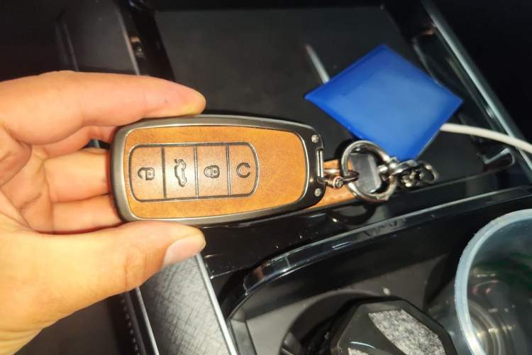 Used Chery Tiggo 9 2023 2.0T Dual-Clutch Two-Wheel Drive Luxury Edition 5 Seats Vehicle Key
