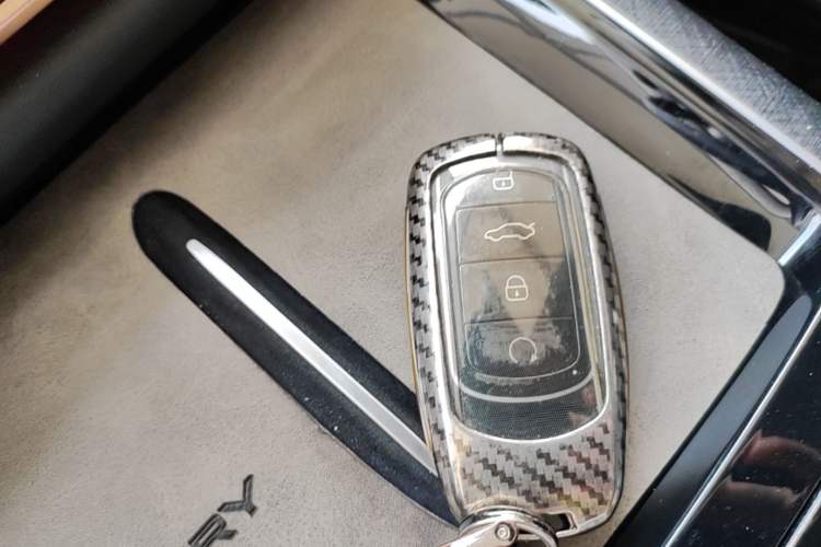 Used Chery Tiggo 9 2023 2.0T Dual-Clutch Two-Wheel Drive Luxury Edition 5 Seats Vehicle Key
