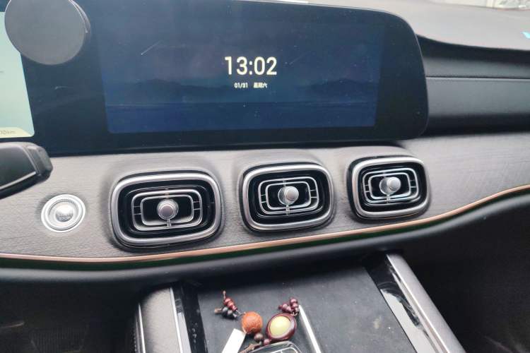 Used Chery Tiggo 9 2023 2.0T Dual-Clutch Two-Wheel Drive Luxury Edition 5 Seats Audio And AC Panel