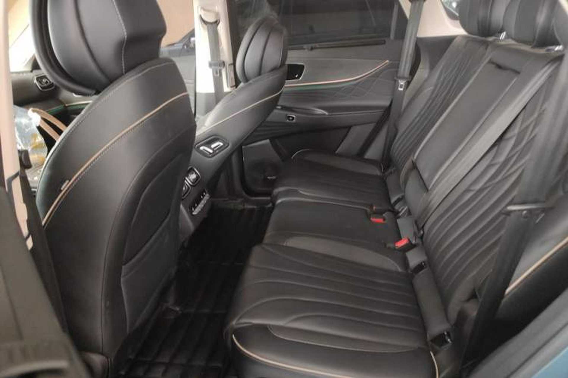 Used Chery Tiggo 9 2023 2.0T Dual-Clutch Two-Wheel Drive Prestige Version 5 Seats Left Rear Seat