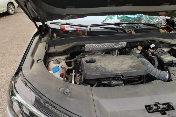 Used Chery Tiggo 9 2023 2.0T Dual-Clutch Two-Wheel Drive Prestige Version 7 Seats Engine Bay Right