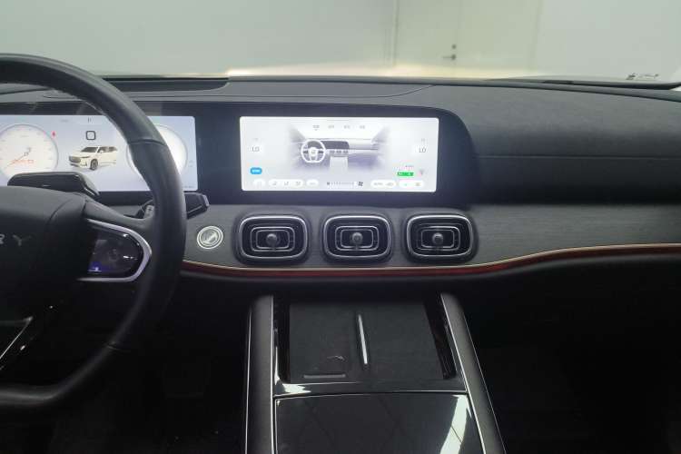 Used Chery Tiggo 9 2023 2.0T Dual-Clutch Two-Wheel Drive Prestige Version 5 Seats Audio And AC Panel