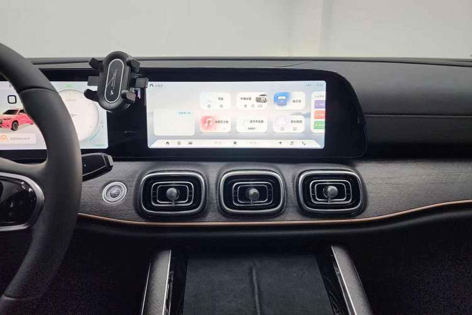 Used Chery Tiggo 9 2023 2.0T Dual-Clutch Two-Wheel Drive Leading Edition 5 Seats Audio And AC Panel