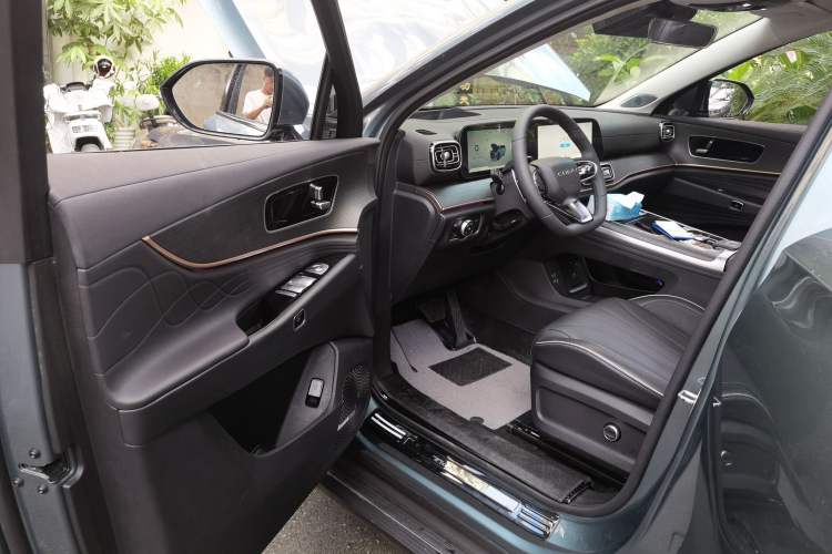 Used Chery Tiggo 9 2023 2.0T Dual-Clutch Two-Wheel Drive Luxury Edition 5 Seats Driver Seat