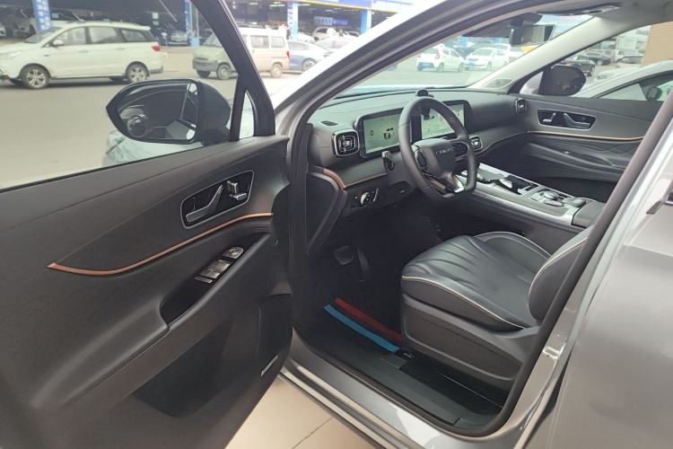 Used Chery Tiggo 9 2023 Updated Version 2.0T Dual-Clutch Two-Wheel Drive Leading Edition 5 Seats Driver Seat