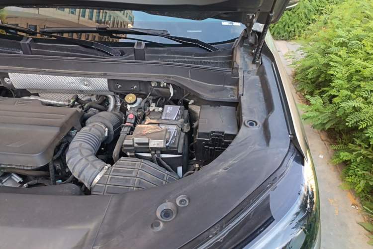 Used Chery Tiggo 9 2023 2.0T Dual-Clutch Two-Wheel Drive Prestige Version 7 Seats Engine Bay Left