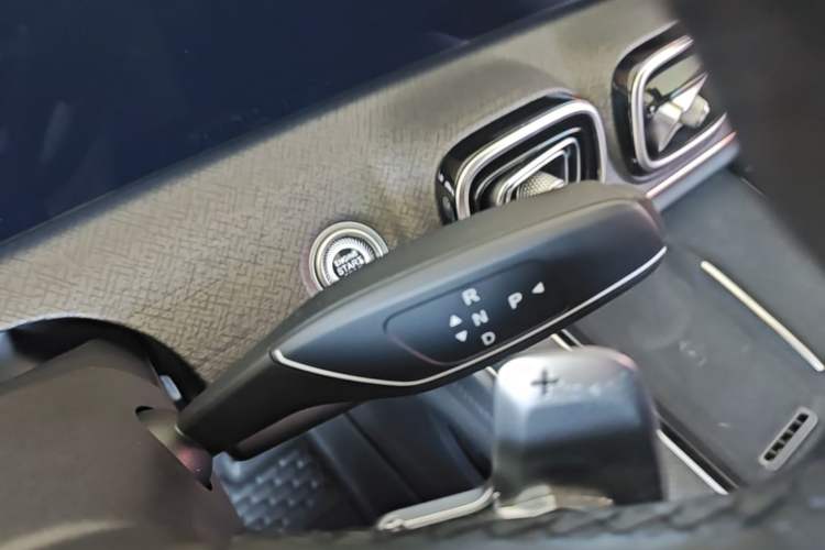 Used Chery Tiggo 9 2023 2.0T Dual-Clutch Two-Wheel Drive Luxury Edition 5 Seats Gear Lever