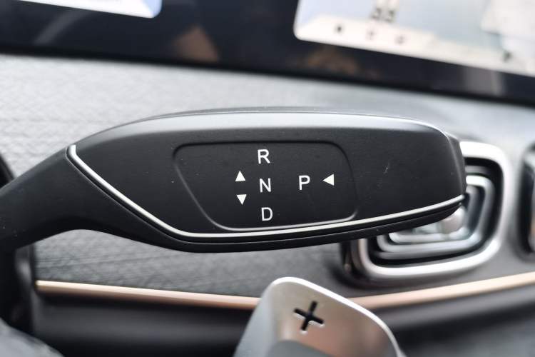 Used Chery Tiggo 9 2023 2.0T Dual-Clutch Two-Wheel Drive Luxury Edition 7 Seats Gear Lever