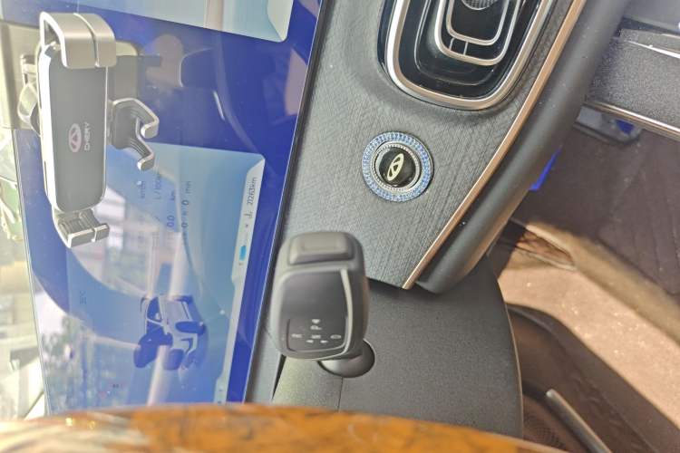 Used Chery Tiggo 9 2023 2.0T Dual-Clutch Two-Wheel Drive Luxury Edition 5 Seats Gear Lever