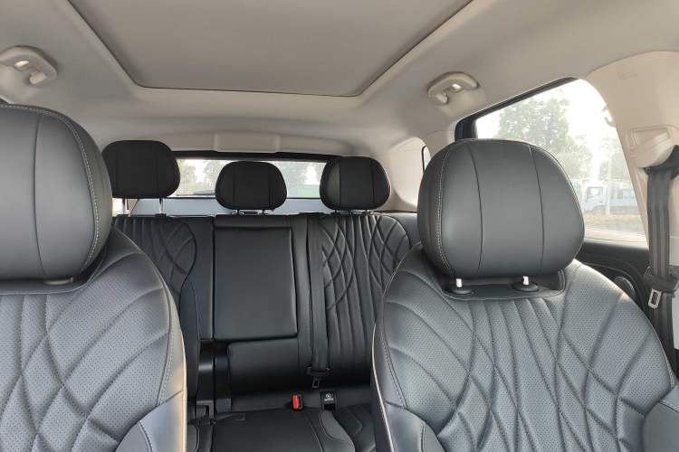 Used Chery Tiggo 9 2023 2.0T Dual-Clutch Two-Wheel Drive Leading Edition 5 Seats Interior 5