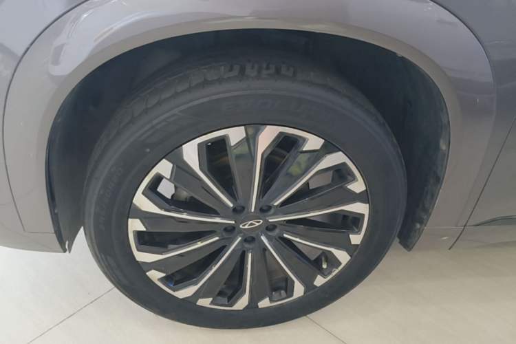 Used Chery Tiggo 9 2023 2.0T Dual-Clutch Two-Wheel Drive Luxury Edition 5 Seats Left Front Wheel Hub