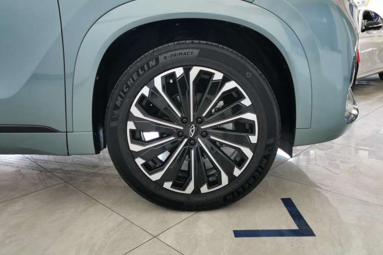 Used Chery Tiggo 9 2023 2.0T Dual-Clutch Two-Wheel Drive Prestige Version 5 Seats Left Front Wheel Hub