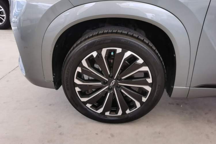 Used Chery Tiggo 9 2023 2.0T Dual-Clutch Two-Wheel Drive Luxury Edition 5 Seats Left Front Wheel Hub
