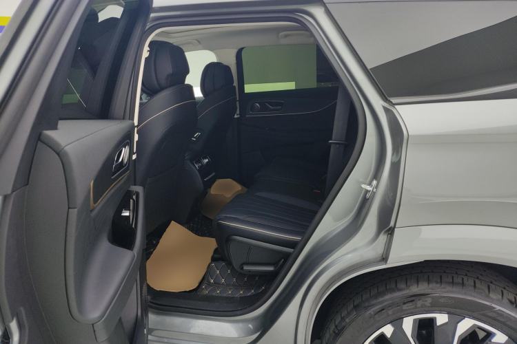 Used Chery Tiggo 9 2023 2.0T Dual-Clutch Two-Wheel Drive Luxury Edition 5 Seats Left Rear Seat