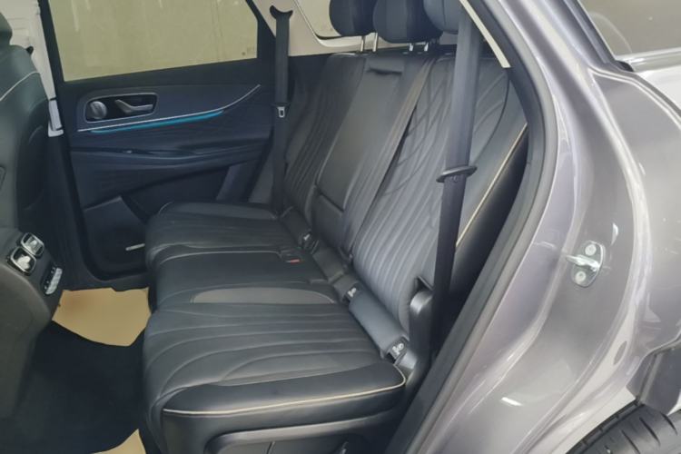 Used Chery Tiggo 9 2023 2.0T Dual-Clutch Two-Wheel Drive Luxury Edition 5 Seats Left Rear Seat