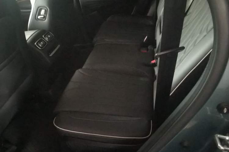 Used Chery Tiggo 9 2023 2.0T Dual-Clutch Two-Wheel Drive Luxury Edition 5 Seats Left Rear Seat