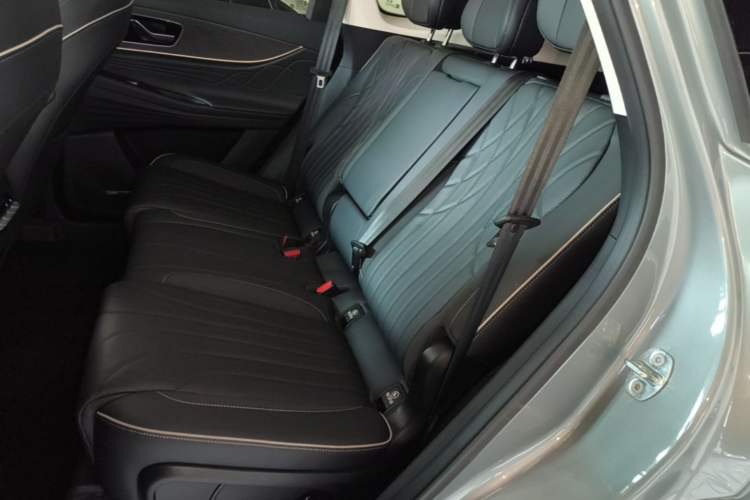 Used Chery Tiggo 9 2023 2.0T Automatic All-Wheel Drive Ultimate Edition 5 Seats Left Rear Seat