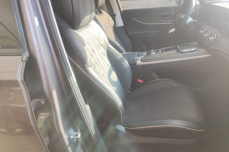 Used Chery Tiggo 9 2023 2.0T Dual-Clutch Two-Wheel Drive Luxury Edition 5 Seats Right Front Seat