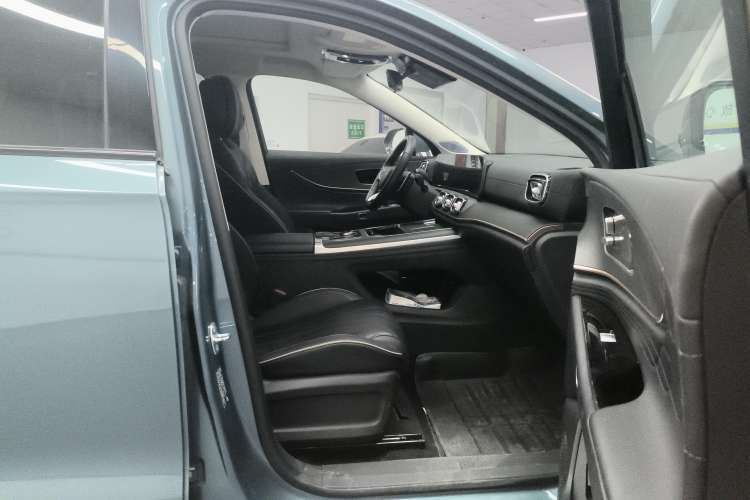 Used Chery Tiggo 9 2023 2.0T Dual-Clutch Two-Wheel Drive Prestige Version 5 Seats Right Front Seat