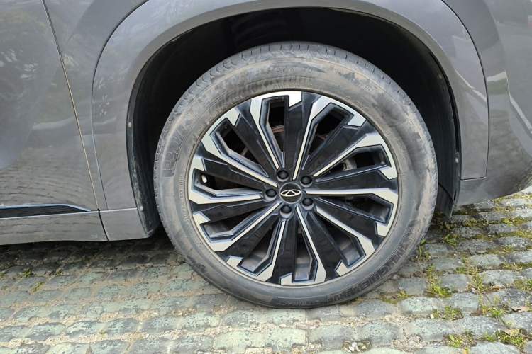 Used Chery Tiggo 9 2023 2.0T Automatic All-Wheel Drive Flagship Version 5 Seats Right Front Wheel Hub