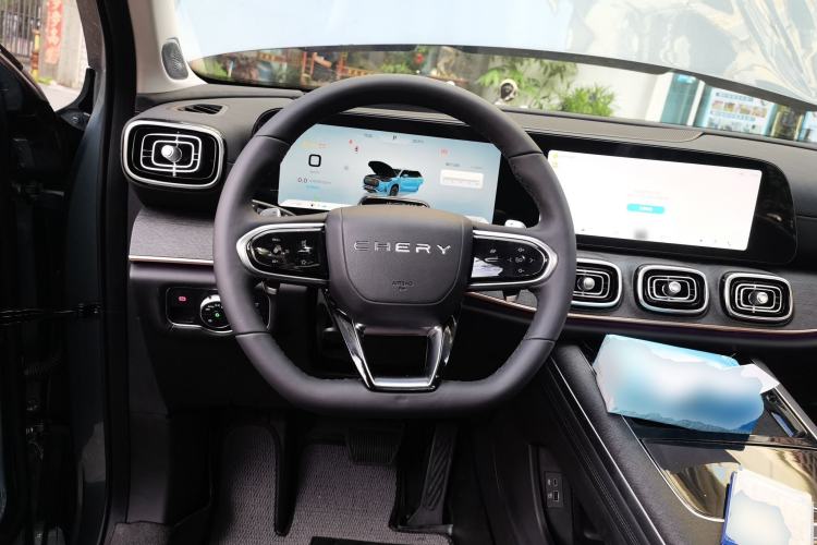 Used Chery Tiggo 9 2023 2.0T Dual-Clutch Two-Wheel Drive Luxury Edition 5 Seats Steering Wheel