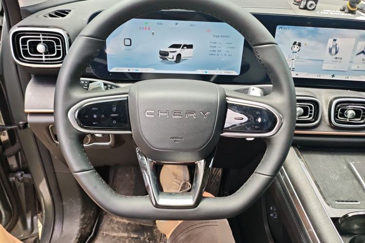 Used Chery Tiggo 9 2023 2.0T Dual-Clutch Two-Wheel Drive Luxury Edition 5 Seats Steering Wheel