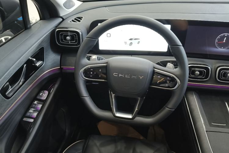 Used Chery Tiggo 9 2023 2.0T Dual-Clutch Two-Wheel Drive Luxury Edition 5 Seats Steering Wheel