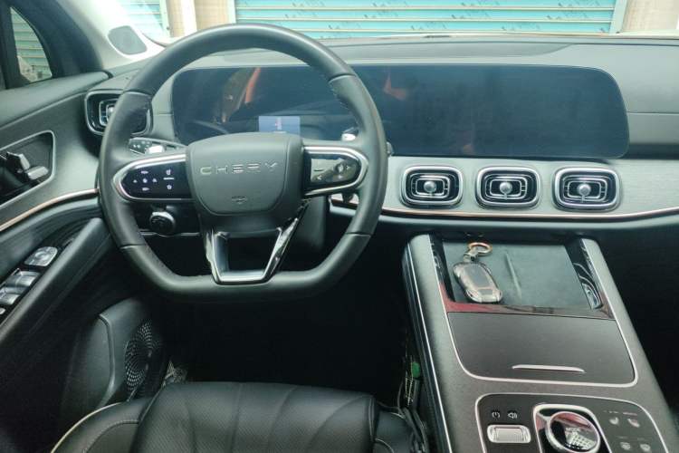 Used Chery Tiggo 9 2023 2.0T Dual-Clutch Two-Wheel Drive Leading Edition 5 Seats Steering Wheel