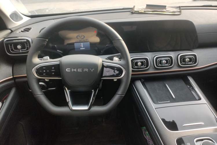 Used Chery Tiggo 9 2023 2.0T Dual-Clutch Two-Wheel Drive Luxury Edition 5 Seats Steering Wheel