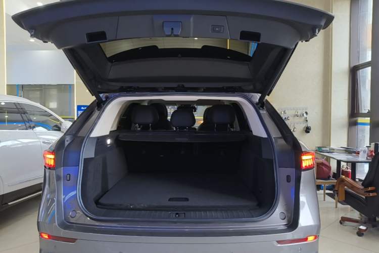 Used Chery Tiggo 9 2023 2.0T Dual-Clutch Two-Wheel Drive Luxury Edition 5 Seats Trunk